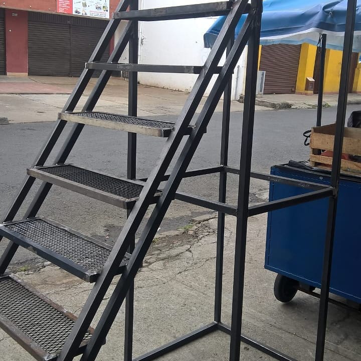 39387524_470313833446192_9080329272047960064_n